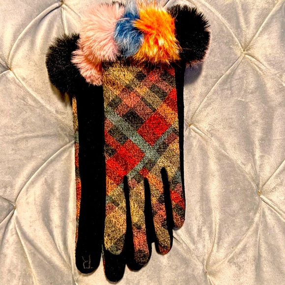 NWOT PLAID GRETA GLOVE - Picture 2 of 12